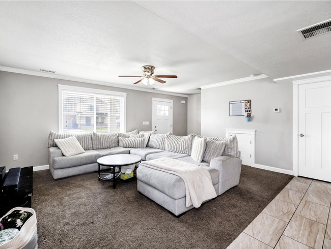 Living room 2 - 455 W 1140 N