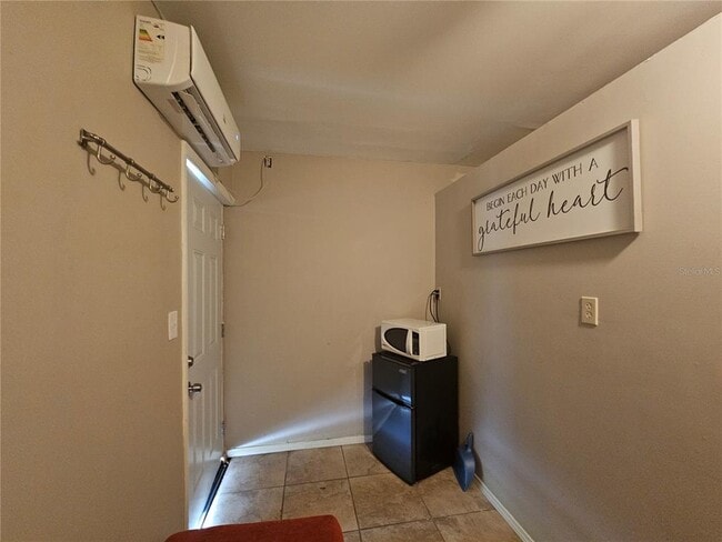 Building Photo - 155 Toluca Dr