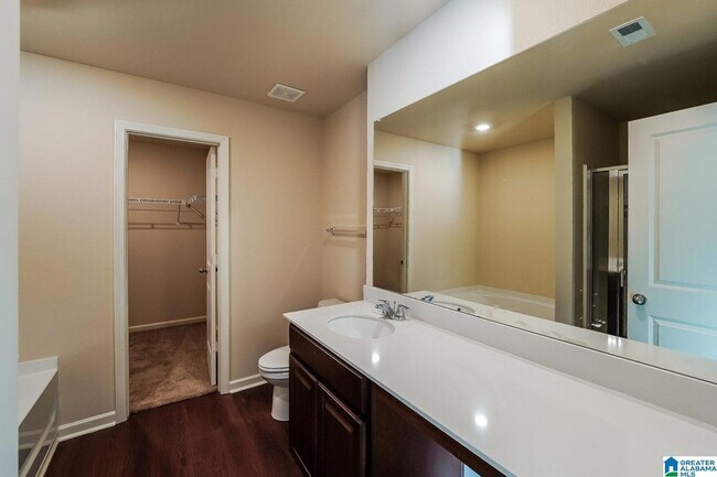 Foto del edificio - 55 Farmhouse Ln S
