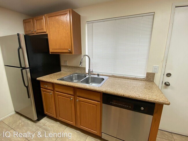 Building Photo - 2 br, 1.5 bath House - 935 Jamacha Rd Unit B