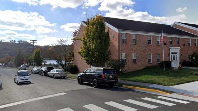 Foto del edificio - 101 W 2nd St