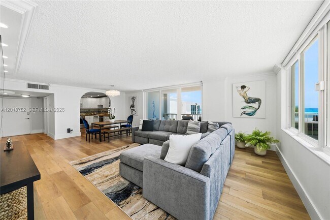 Foto del edificio - 5401 Collins Ave