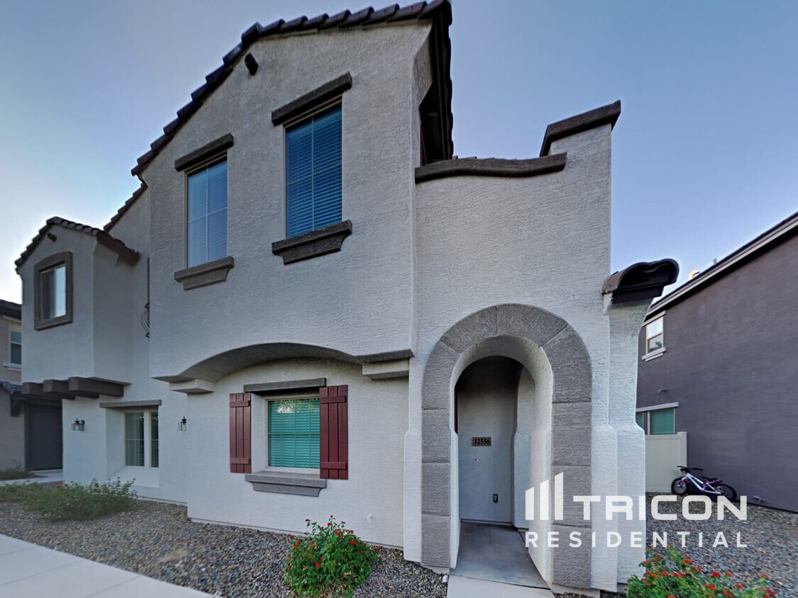 12556 W Hummingbird Terrace Peoria AZ Townhome Rentals in Peoria AZ