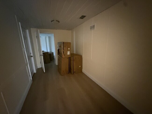 Foto del edificio - NEWLY RENOVATED 2 BEDROOM, 1 BATH HOME – 1...