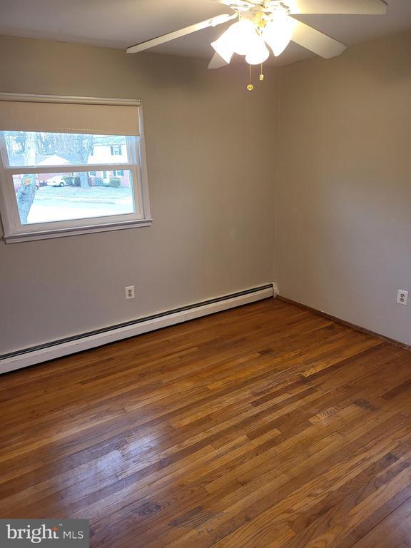 Foto del edificio - 14216 Essex Dr