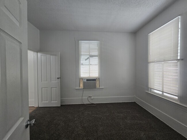 Building Photo - 1404 38th St