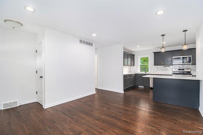 Building Photo - 1508 Gardenia Ave