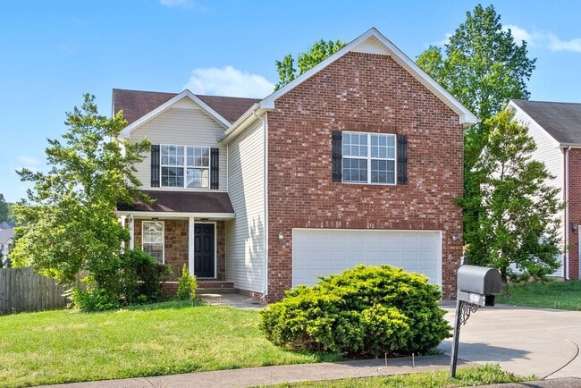 Building Photo - Pet Friendly Three Bedroom with Bonus!