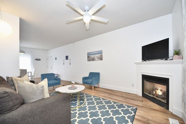 Foto del edificio - Charming 3 Bedroom, 2.5 Bathroom Home Fully Furnished in Benton Harbor Close to Lake Michigan and...