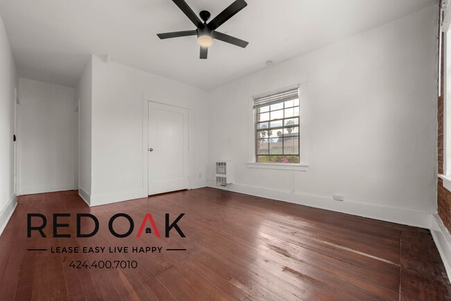 Foto del edificio - 1110 S Lake St