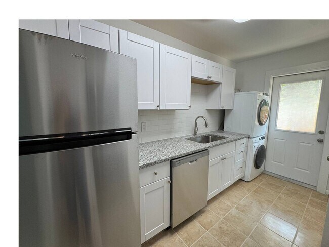 Foto del edificio - 1762 Service Rd