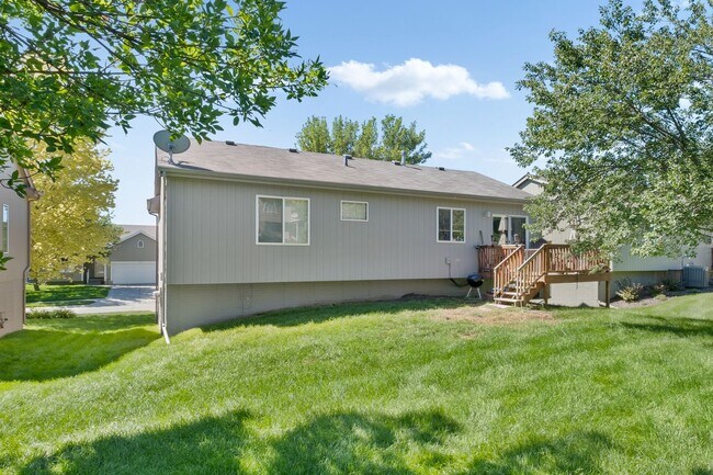 Foto del edificio - Beautiful Multilevel home in Cattail Creek III