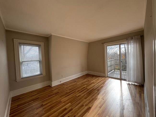 Building Photo - 204 Bridge St