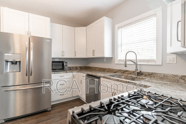 Photo - 1211 E Hanna Ave House