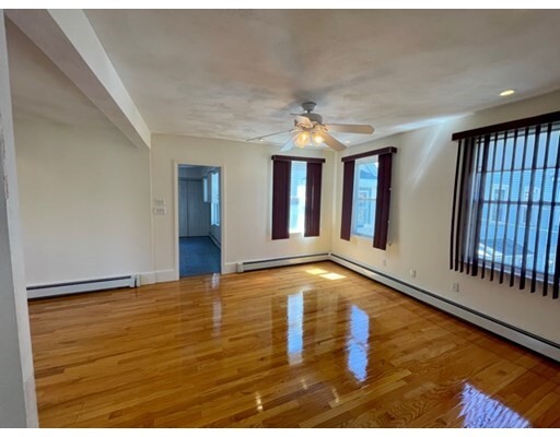 Building Photo - 24 Callender St
