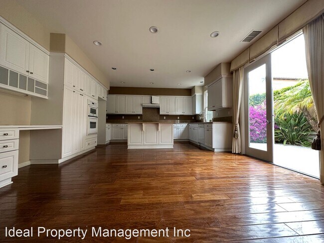Foto del edificio - 4 br, 3 bath House - 33 Grape Arbor