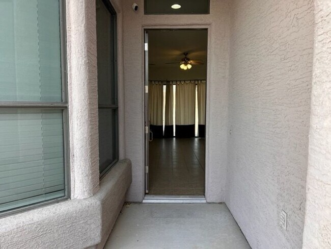 Building Photo - 3BR with Boat deep garage , fenced yard Bu...