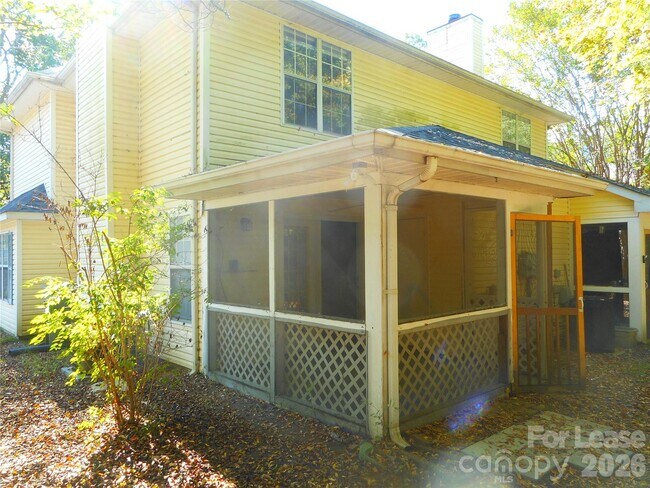 Foto del edificio - 6622 Bevington Ridge Rd