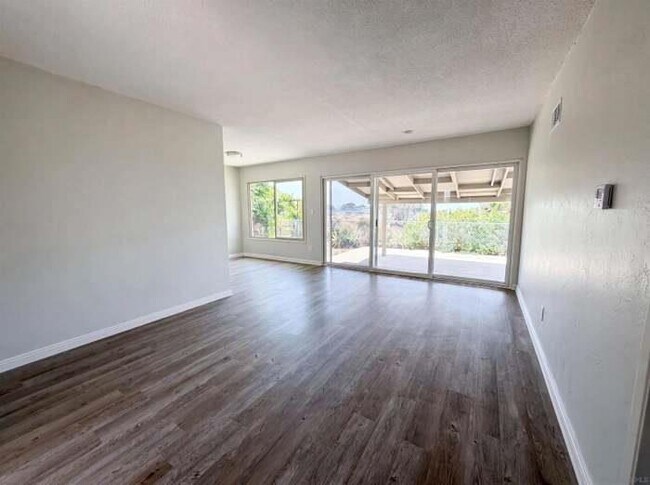 Foto del edificio - 5215 Irwin Ave
