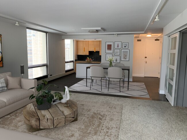 Foto del edificio - 100 E Bellevue Pl