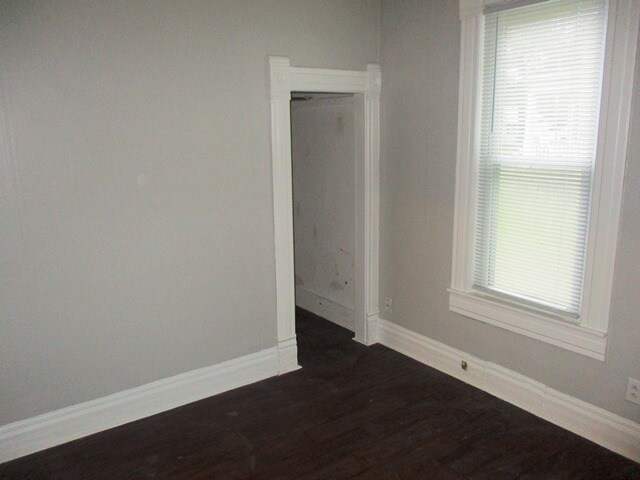 Building Photo - 608 E Howard St