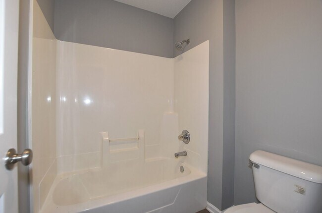Foto del edificio - Three Bedroom House in Platte City