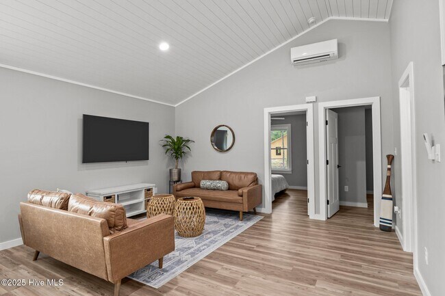 Foto del edificio - 122 Long Pond Loop