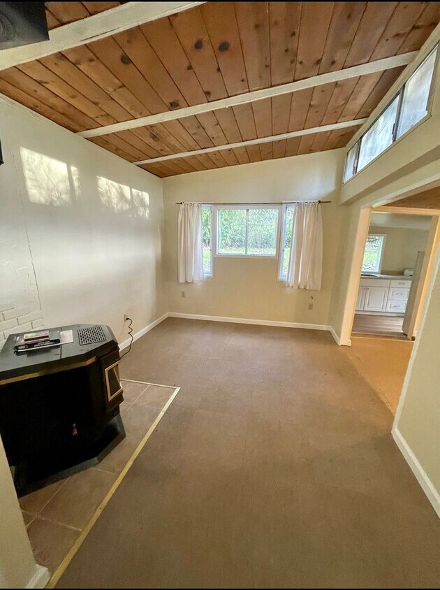 11992 Valley Rd, Sebastopol, CA 95472 House Rental in