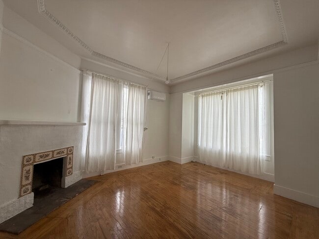 Building Photo - 434 Taylor Ave