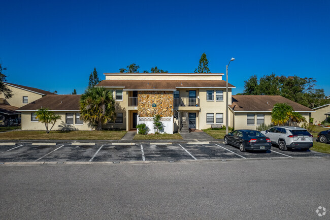 Foto del edificio - Outlook Village Apartments