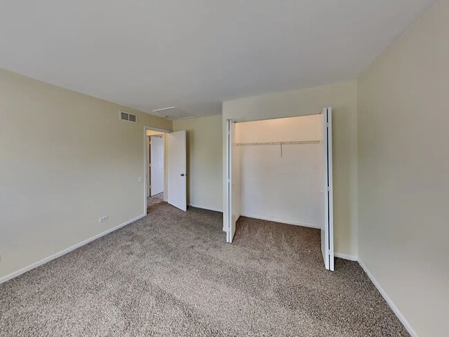 Foto del edificio - 852 Carnoustie Ct
