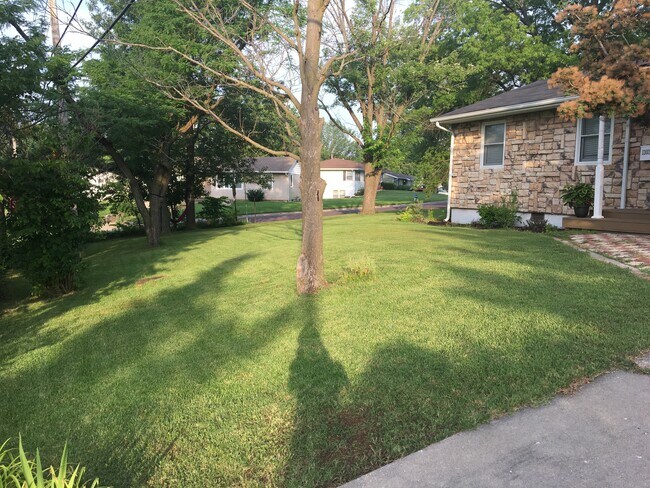 Foto del edificio - 1303 Mills Dr