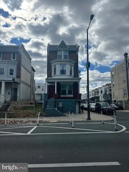 Photo - 5630 Walnut St House