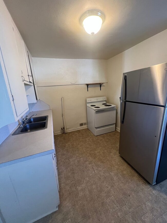 Foto del edificio - 1626 N Arthur Ave