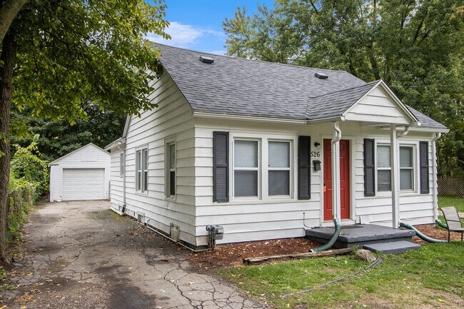 Building Photo - 3/1 Ranch Style Home in Eastwood with Fenc...