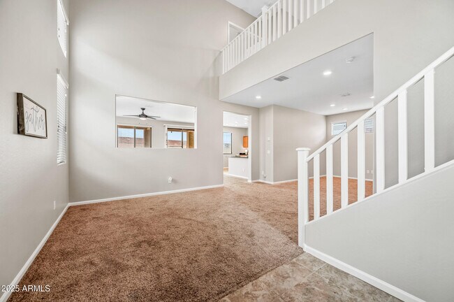 Foto del edificio - 295 N 199th Dr