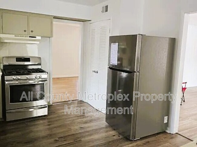 Foto del edificio - 404 Highland Blvd