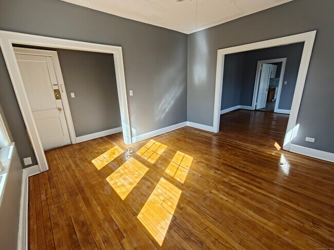 Building Photo - 42 Groton St