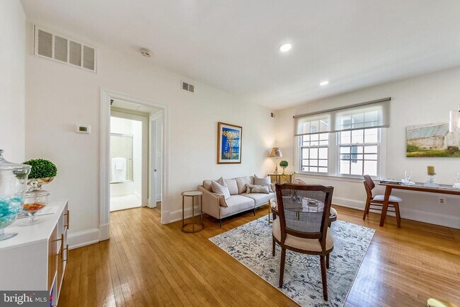 Foto del edificio - 3120 R St NW