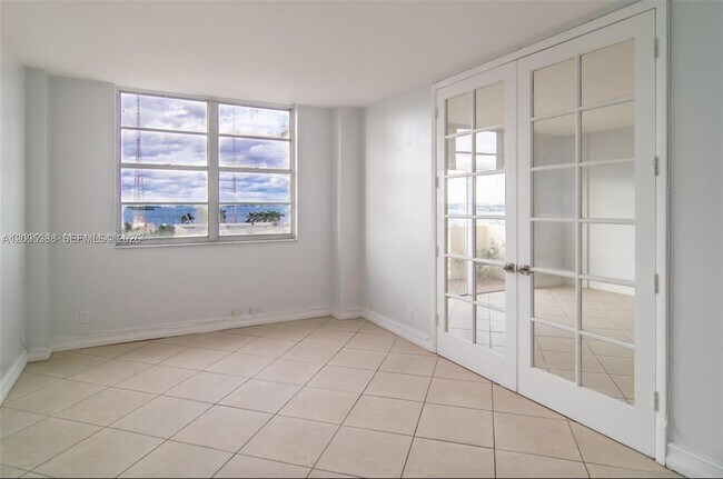 Foto del edificio - 1455 N Treasure Dr