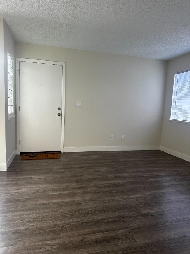 Building Photo - 596 Drive 596 Dr