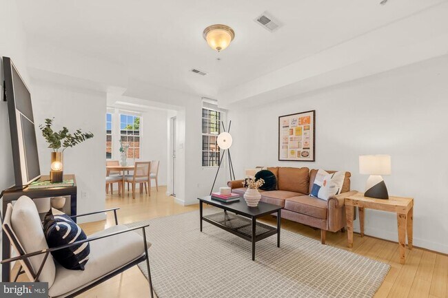Foto del edificio - 3510 16th St NW