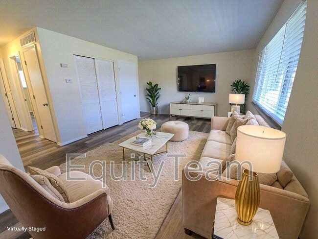 Photo - 1005 E Pearl St Apartment