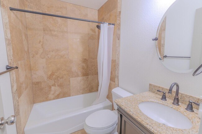 Foto del edificio - 6944 Cedar Ln