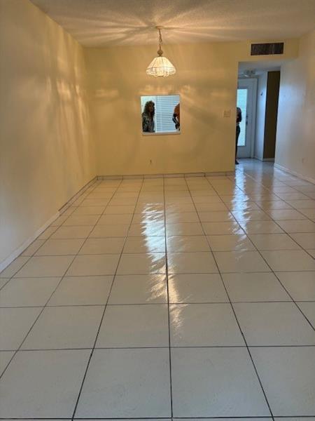 Foto principal - 6000 NW 64th Ave