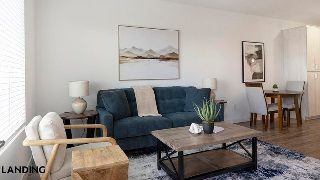 Building Photo - 1760 S Crismon Rd