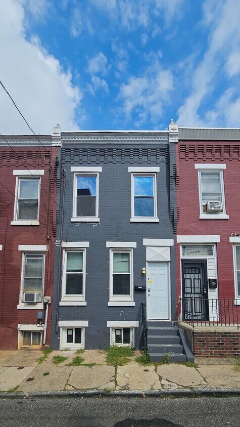 Foto principal - 1331 W Silver St, Philadelphia, PA 19132
