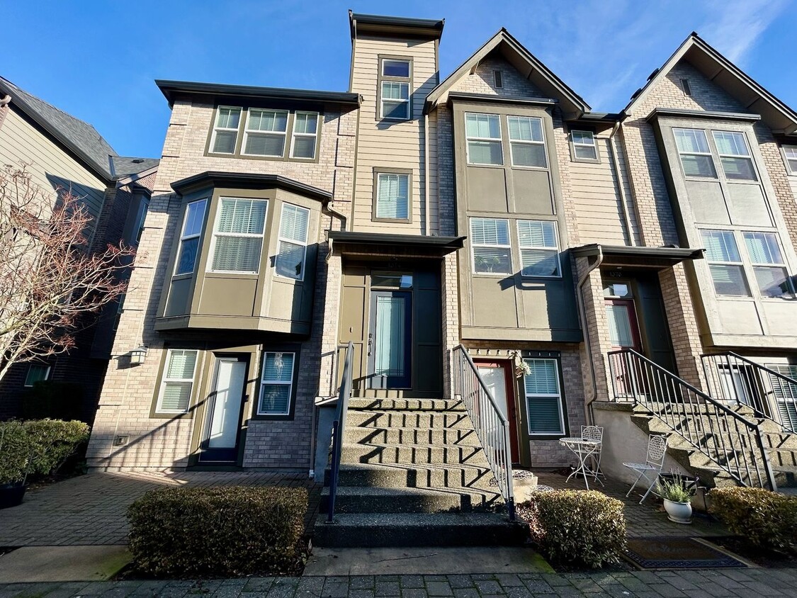 Primary Photo - Issaquah Townhouse