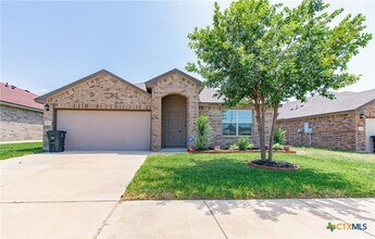 Building Photo - 1707 Gigante Dr