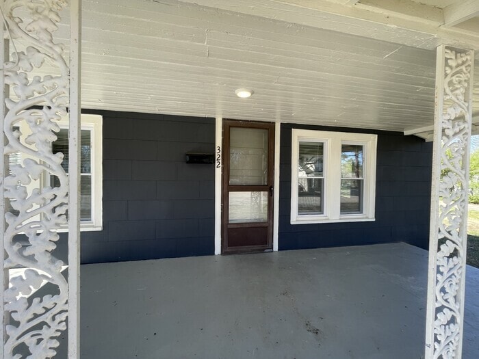 Building Photo - 2 bd 1 ba house